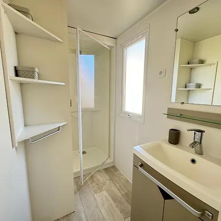 Les Embruns キャンプ場 *